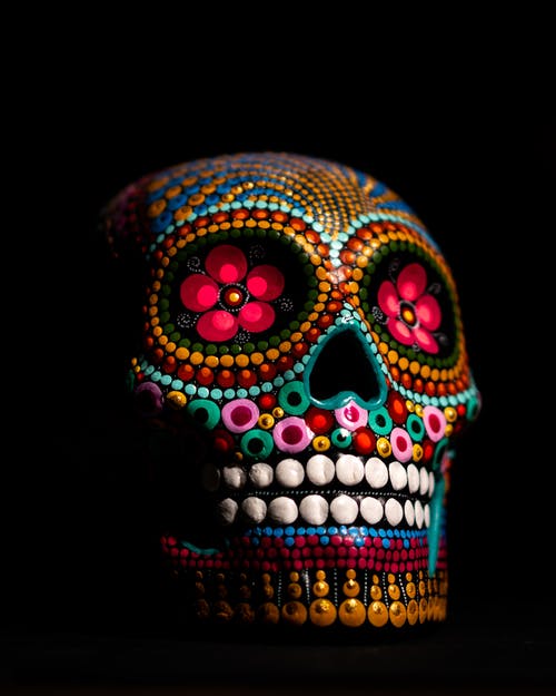 多彩多姿的头骨装饰 · 免费素材图片