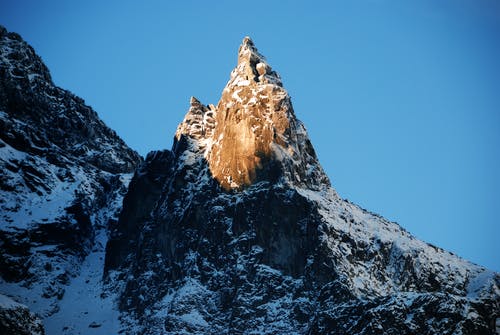 布朗山被雪覆盖着 · 免费素材图片