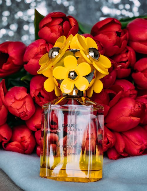 黛西香水 · 免费素材图片