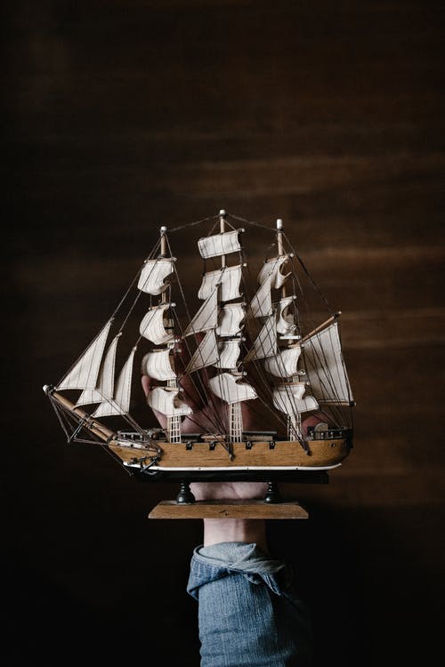 棕色帆船缩影 · 免费素材图片
