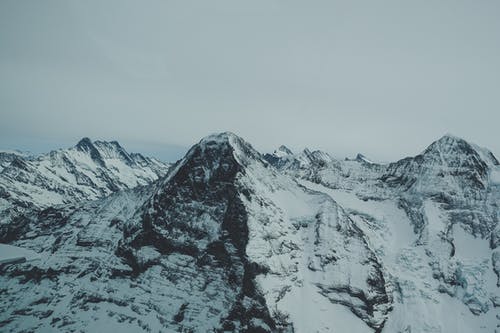 白雪覆盖的山 · 免费素材图片