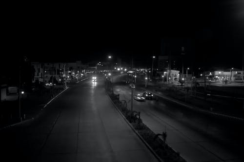 夜间公路 · 免费素材图片