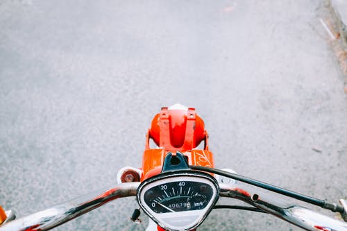 红色摩托车 · 免费素材图片