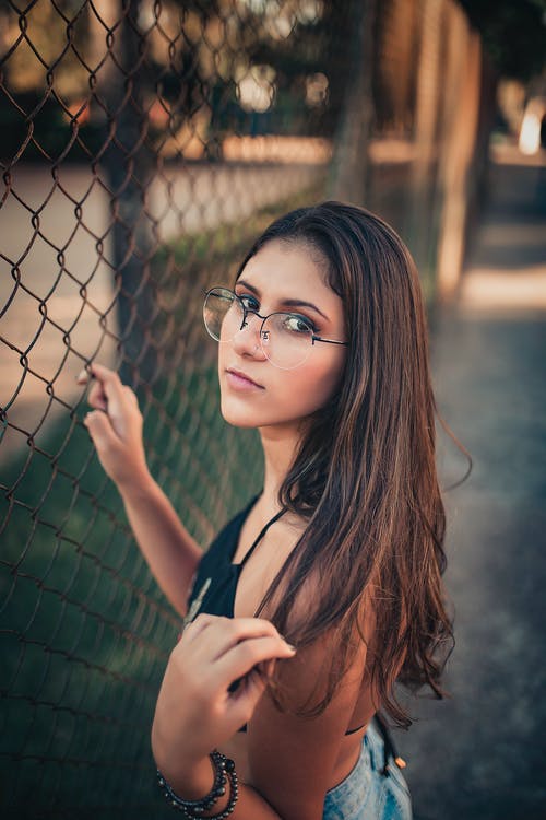 女人穿着黑色胸罩 · 免费素材图片