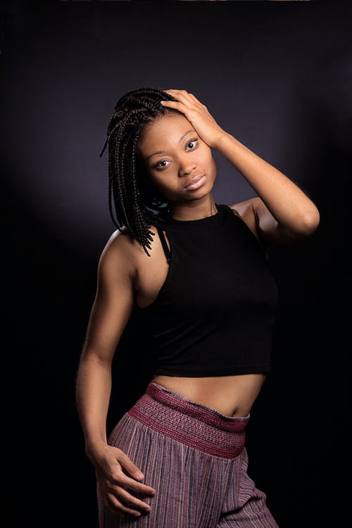 女人冲她的头 · 免费素材图片