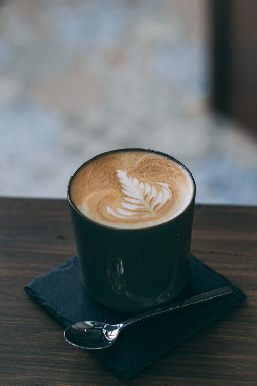 杯卡布奇诺咖啡 · 免费素材图片