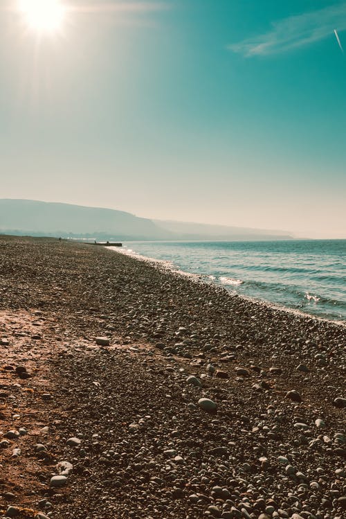 地平线上的海滨 · 免费素材图片