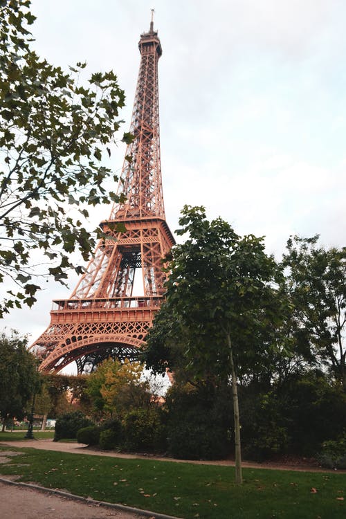 巴黎埃菲尔铁塔建筑摄影 · 免费素材图片