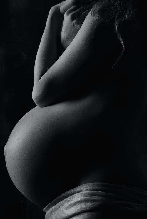 裸照孕妇 · 免费素材图片