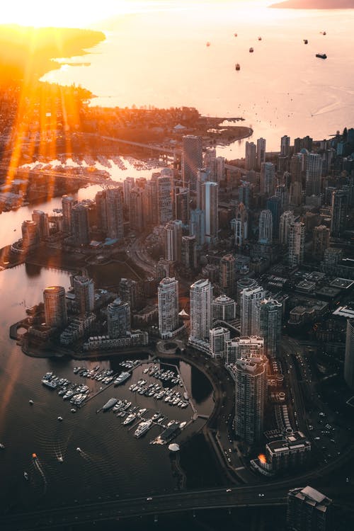 日落时城市鸟瞰图 · 免费素材图片