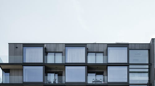 透明玻璃窗建筑 · 免费素材图片