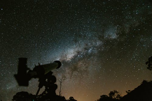 夜晚星空满天 · 免费素材图片