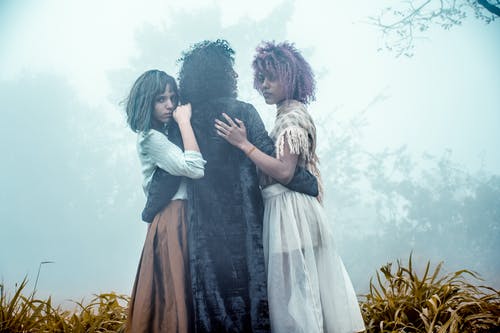 人们穿裙子 · 免费素材图片