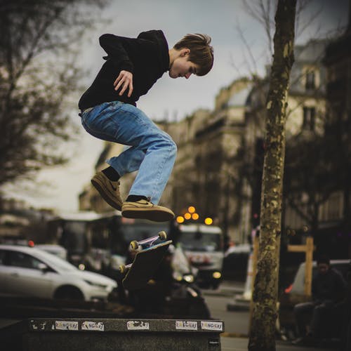男子滑板照片 · 免费素材图片