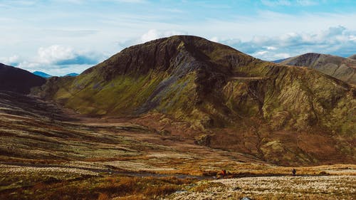 棕色和绿色山脉的风景摄影 · 免费素材图片