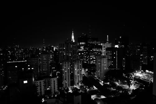 夜间高层建筑 · 免费素材图片