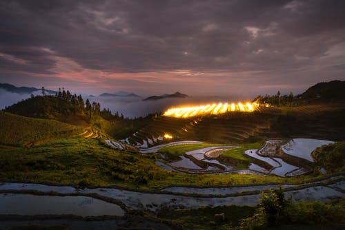 夜间山的风景照片 · 免费素材图片