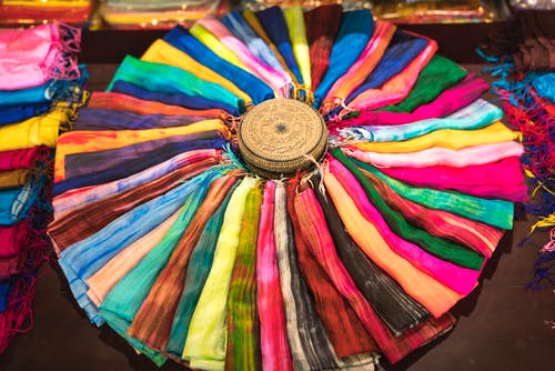 多种颜色围巾 · 免费素材图片