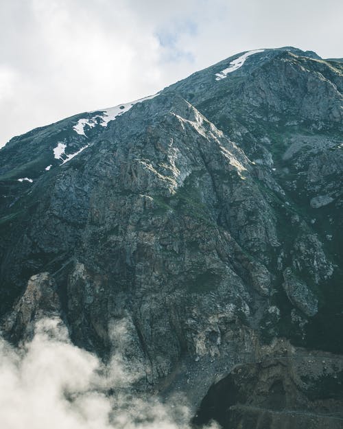 灰山风景摄影 · 免费素材图片