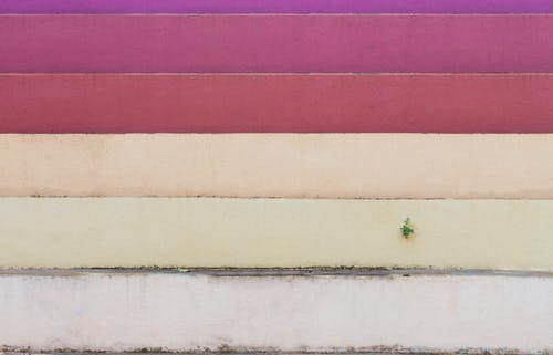 白色和红色板 · 免费素材图片