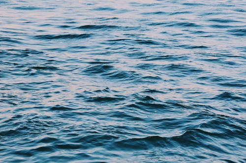 白天的水照片 · 免费素材图片