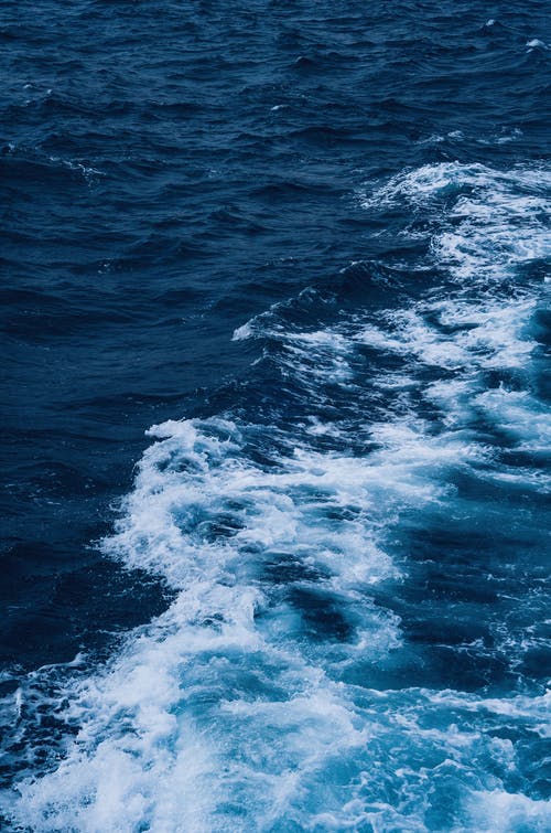 平静的海水 · 免费素材图片