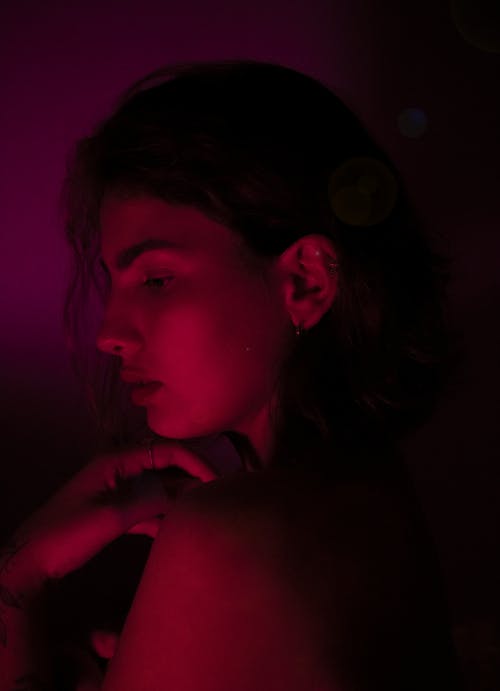 未知名人侧身 · 免费素材图片