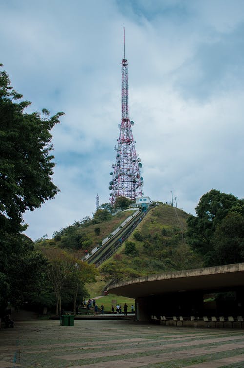 灰色金属塔 · 免费素材图片