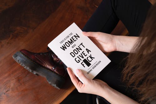 女人控股白书 · 免费素材图片