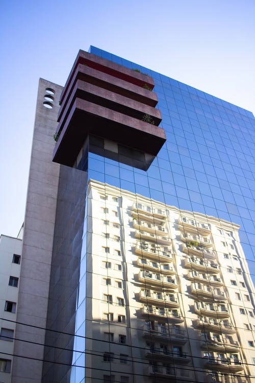 蓝色混凝土建筑 · 免费素材图片