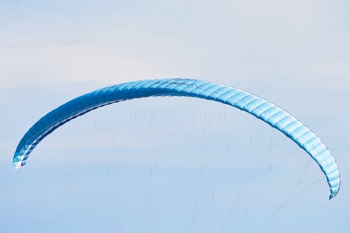 蓝滑翔伞 · 免费素材图片