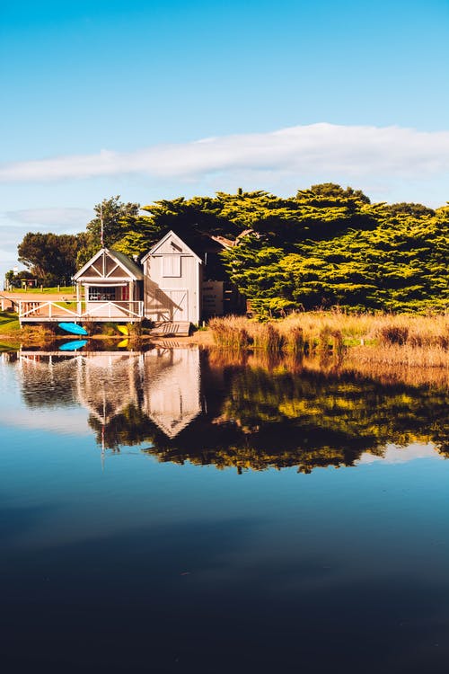 米色木屋 · 免费素材图片