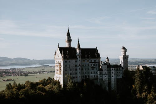 白色和棕色的混凝土城堡 · 免费素材图片