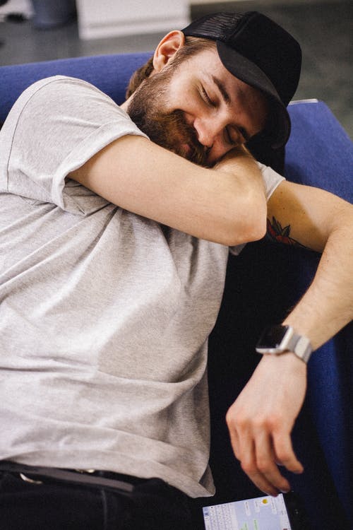 有关3C用品, T恤, 上网的免费素材图片