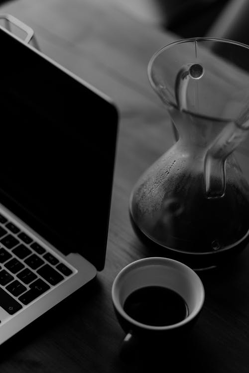 关闭的macbook · 免费素材图片