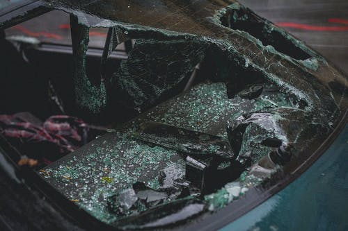 破碎的汽车挡风玻璃 · 免费素材图片