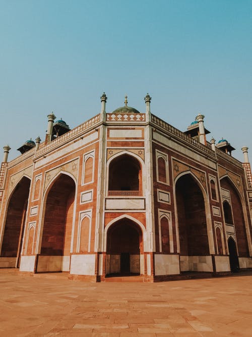 米色和白色彩绘的庙宇 · 免费素材图片