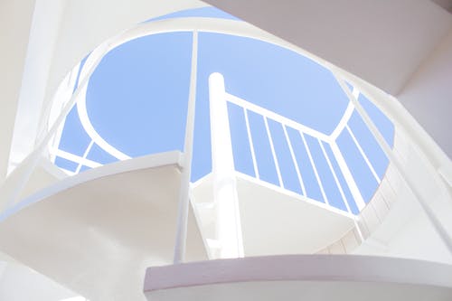 白合金楼梯 · 免费素材图片