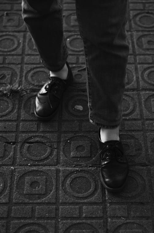 双黑色皮正装鞋 · 免费素材图片