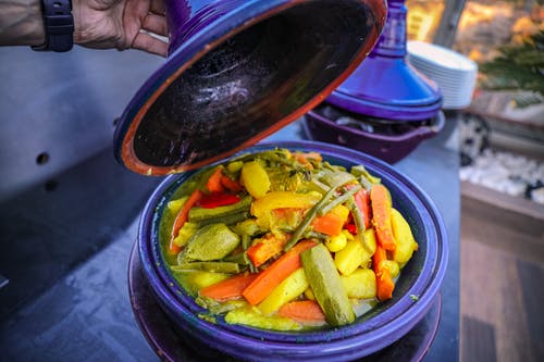 锅上煮熟的蔬菜的特写照片 · 免费素材图片