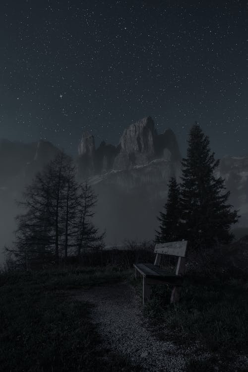 夜间空板凳 · 免费素材图片