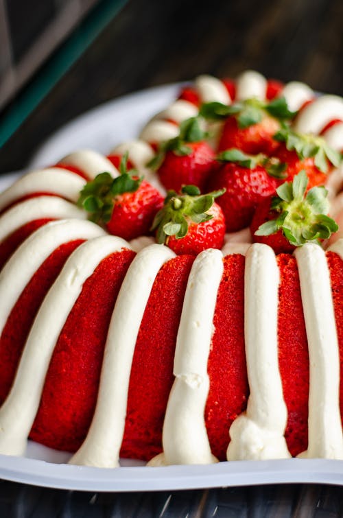 草莓蛋糕 · 免费素材图片