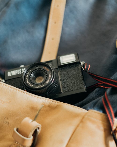 黑色奥林巴斯相机 · 免费素材图片