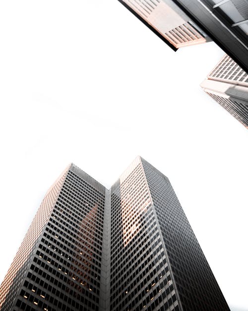 灰色高层建筑 · 免费素材图片