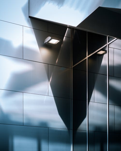 墙上的灯 · 免费素材图片