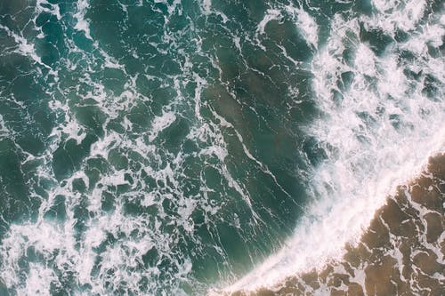 海的顶视图摄影 · 免费素材图片