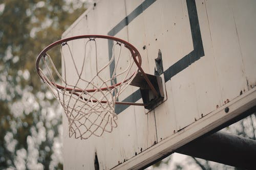白色篮球架 · 免费素材图片