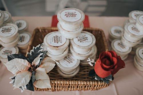 塑料杯 · 免费素材图片