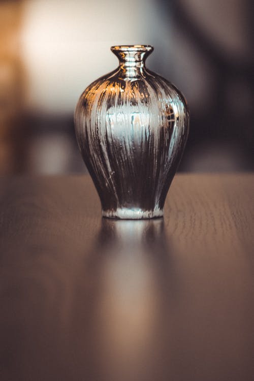 灰色花瓶 · 免费素材图片