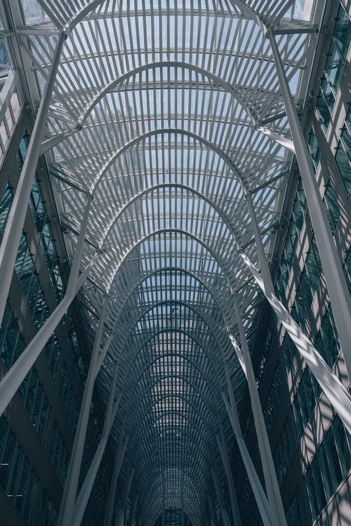 钢结构的低角度摄影 · 免费素材图片